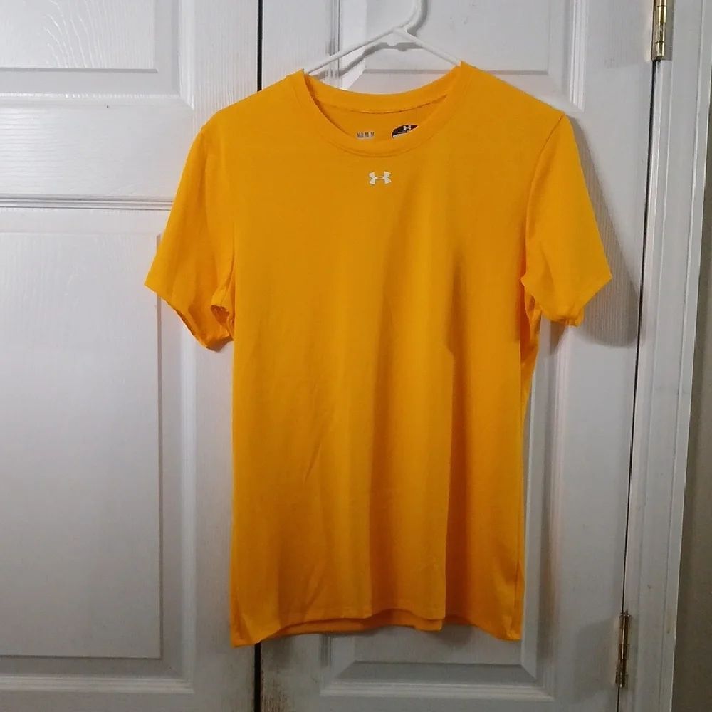 Under Armour loose heatgear short sleeve shirt Sz M NWOT